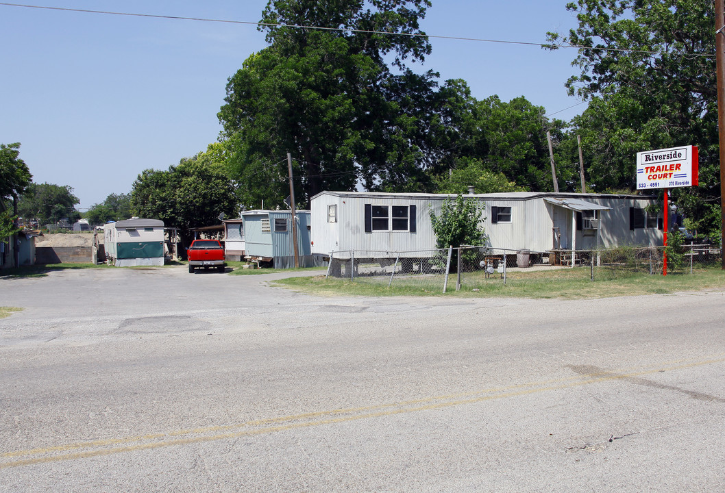 Riverside Trailer Court in San Antonio, TX - Building Photo