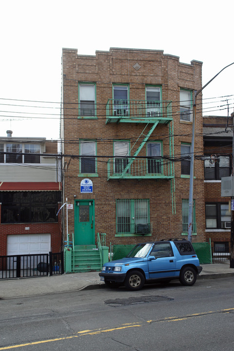 172 Jamaica Ave in Brooklyn, NY - Building Photo