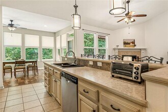 12 Williamsburg Ln E in Bella Vista, AR - Building Photo - Building Photo