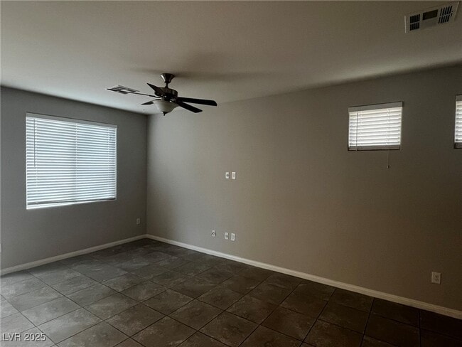 9265 Romance Diamond St in Las Vegas, NV - Foto de edificio - Building Photo