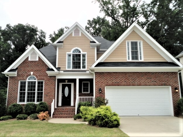 1105 Crystalwater Dr in Fuquay Varina, NC - Building Photo