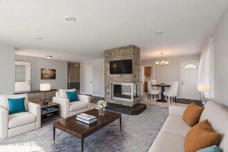 942 Raleigh Rd in Mundelein, IL - Building Photo - Building Photo