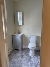 90 Bacon St in Waltham, MA - Foto de edificio - Building Photo