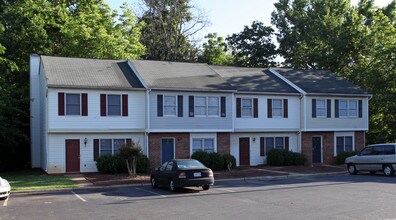 The Meadows in Burlington, NC - Building Photo - Building Photo