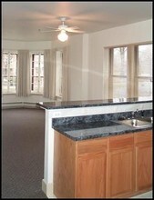 Wilshire Apartments in Detroit, MI - Building Photo - Interior Photo