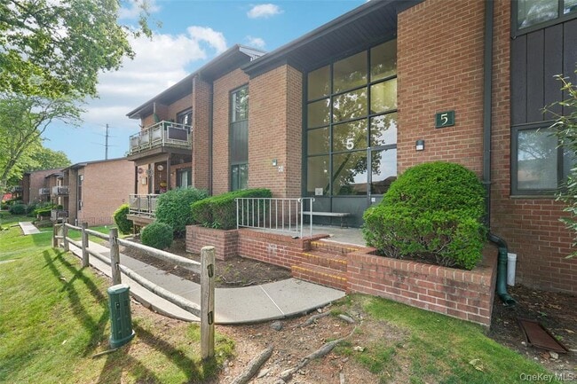 property at 5 Brevoort Dr