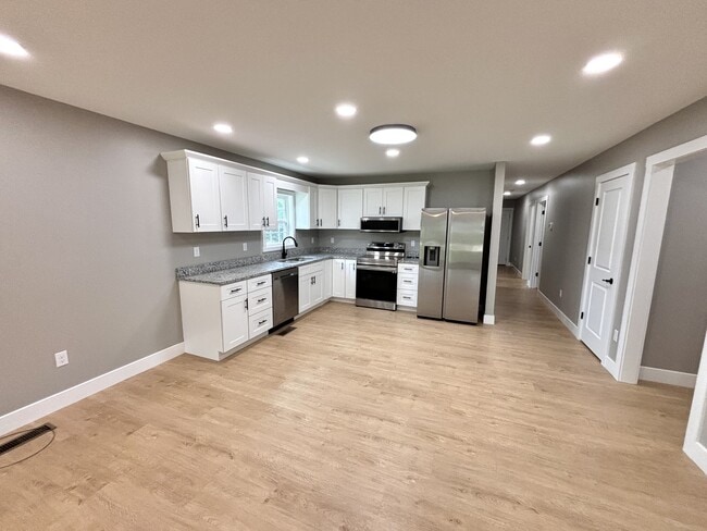 302 Clear sky Wy in Monticello, KY - Building Photo - Building Photo