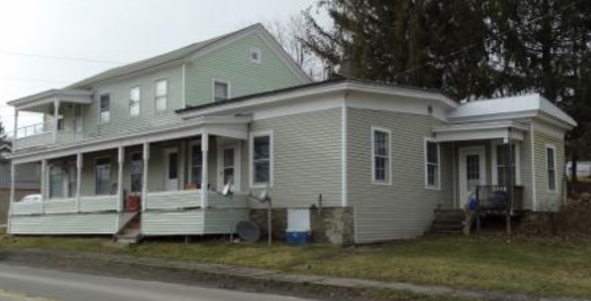 31 East St in Edmeston, NY - Building Photo