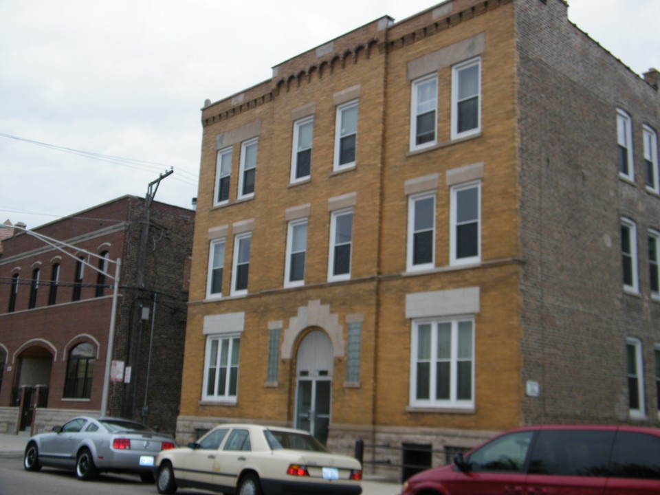 308-310 W 32nd St in Chicago, IL - Building Photo