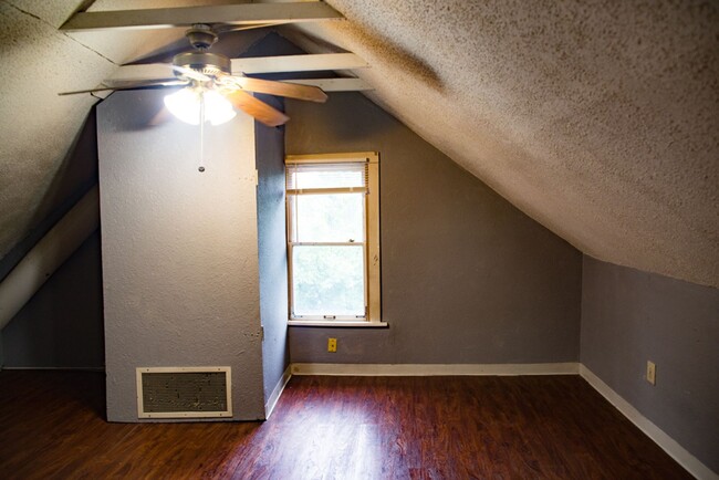 property at 925 22nd Ave SE