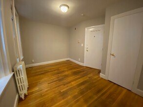29 Myrtle St, Unit C1 in Boston, MA - Building Photo - Building Photo