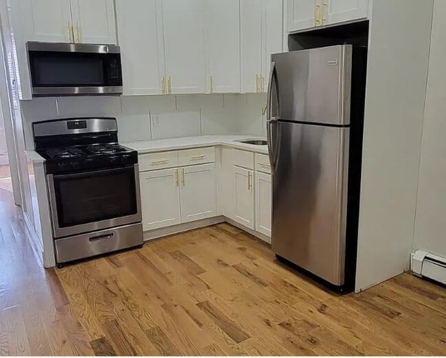 16 Lewis Ave, Unit 2R