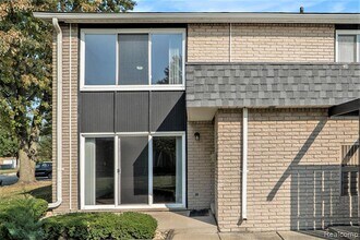 8691 Kennedy Cir N in Warren, MI - Building Photo - Building Photo