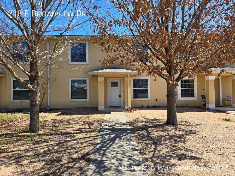 218 E Broadview Dr in San Antonio, TX - Building Photo