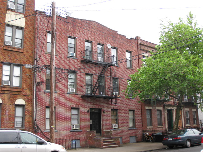 829 52nd St in Brooklyn, NY - Building Photo - Building Photo