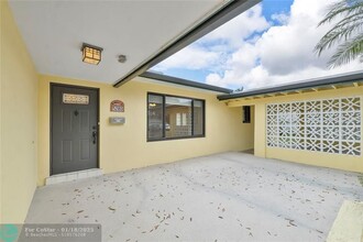 5280 SW 5th St in Plantation, FL - Building Photo - Building Photo