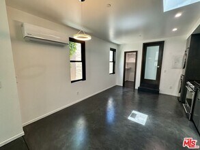 902 N Harper Ave in West Hollywood, CA - Building Photo - Building Photo