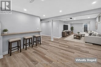 214 Main St E in Grimsby, ON - Building Photo - Building Photo