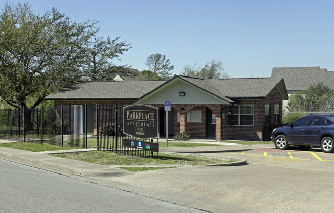 Park Place Apartments in Bellville, TX - Building Photo - Building Photo