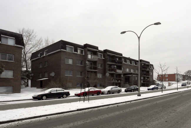 5055 Notre-Dame in Laval, QC - Building Photo - Building Photo