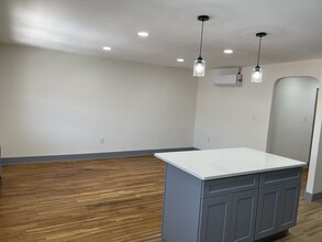 818 E 234th St, Unit 2 Floor in Bronx, NY - Building Photo - Building Photo