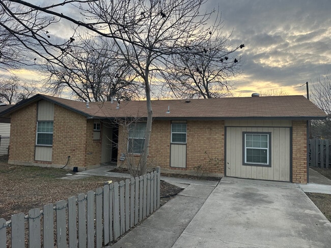 9003 Perma Ln in San Antonio, TX - Foto de edificio - Building Photo