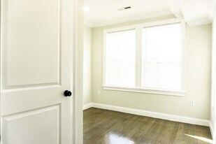 2021 Commonwealth Ave, Unit S in Boston, MA - Building Photo