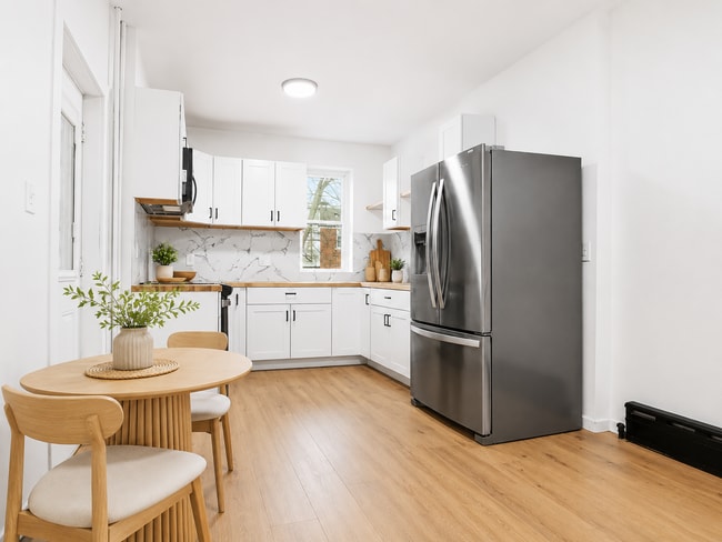 property at 826 N Plum St