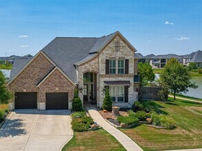 28214 Evergreen Cove Ln in Fulshear, TX - Building Photo - Building Photo