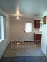 2152 NW N Hill Dr in Grants Pass, OR - Building Photo - Building Photo