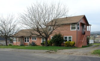 2168 Linwood Ave in Santa Rosa, CA - Building Photo