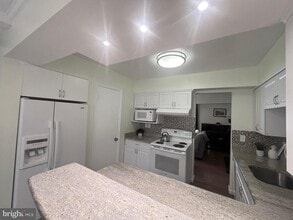 14441 Turin Ln in Centreville, VA - Building Photo - Building Photo