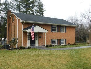 348 Ridge Cir in Waynesboro, VA - Building Photo - Building Photo
