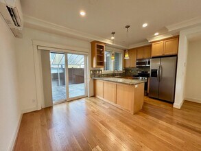 20 W Etruria St in Seattle, WA - Building Photo - Building Photo