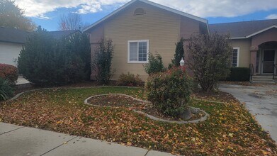 917 W Greenhead St in Meridian, ID - Building Photo - Building Photo