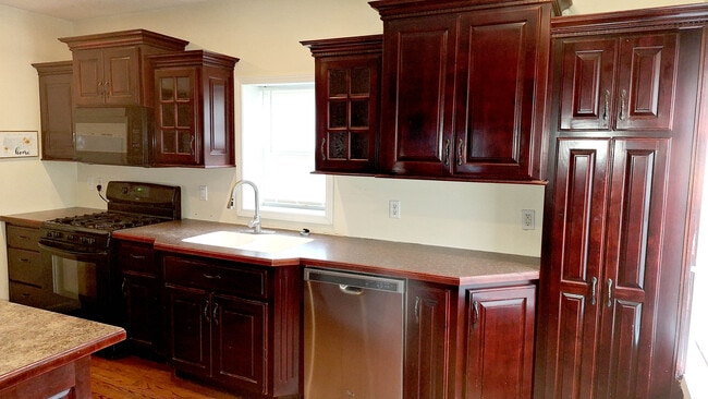 property at 1305 Unity St