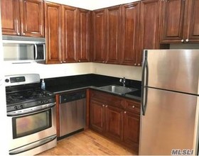 14-34 110th St-Unit -6C in Queens, NY - Building Photo - Building Photo