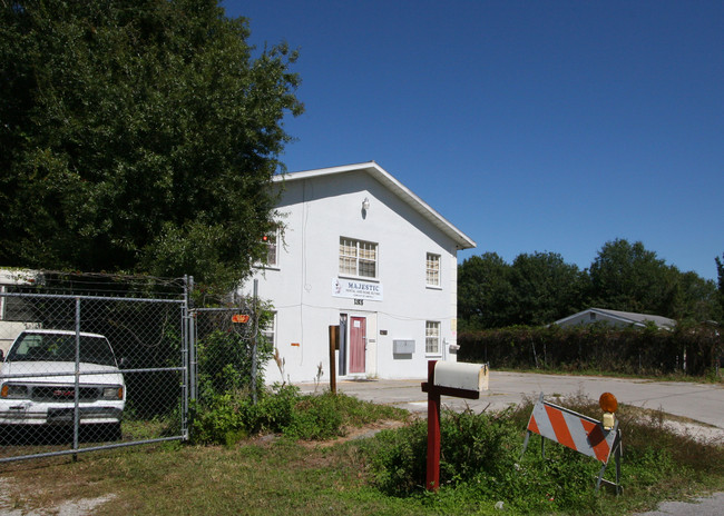 1315 56th Avenue Dr E in Bradenton, FL - Foto de edificio - Building Photo