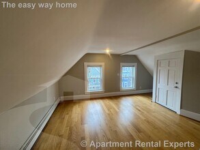 28 Francesca Ave, Unit #3 in Somerville, MA - Foto de edificio - Building Photo