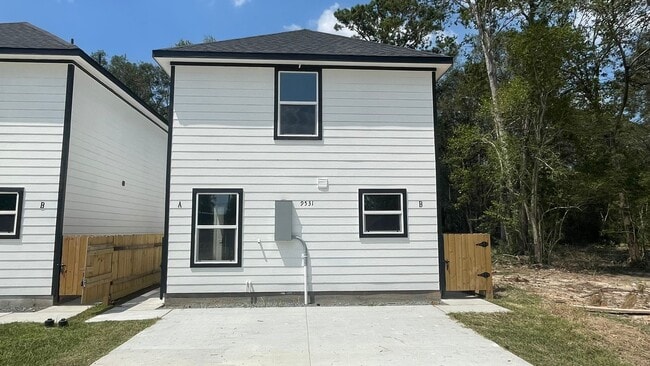 9531 Everglade Dr