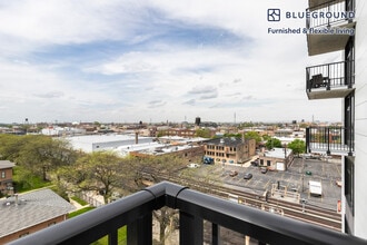 150 N Ashland Ave in Chicago, IL - Foto de edificio - Building Photo