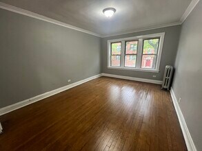 1256 W 83rd St in Chicago, IL - Building Photo - Building Photo