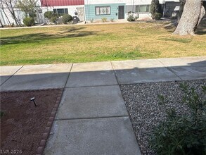 508 Greenbriar Townhouse Way in Las Vegas, NV - Building Photo - Building Photo