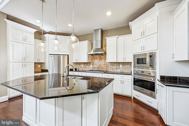 448 Salk Cir in Gaithersburg, MD - Foto de edificio - Building Photo