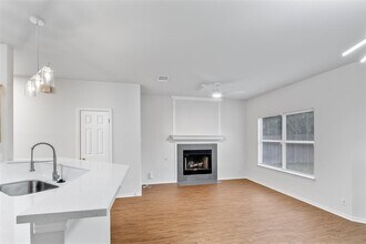 2808 Kestrel Dr in Austin, TX - Building Photo - Building Photo