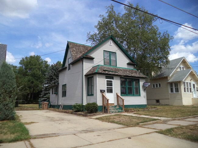 property at 840 10th Ave NW
