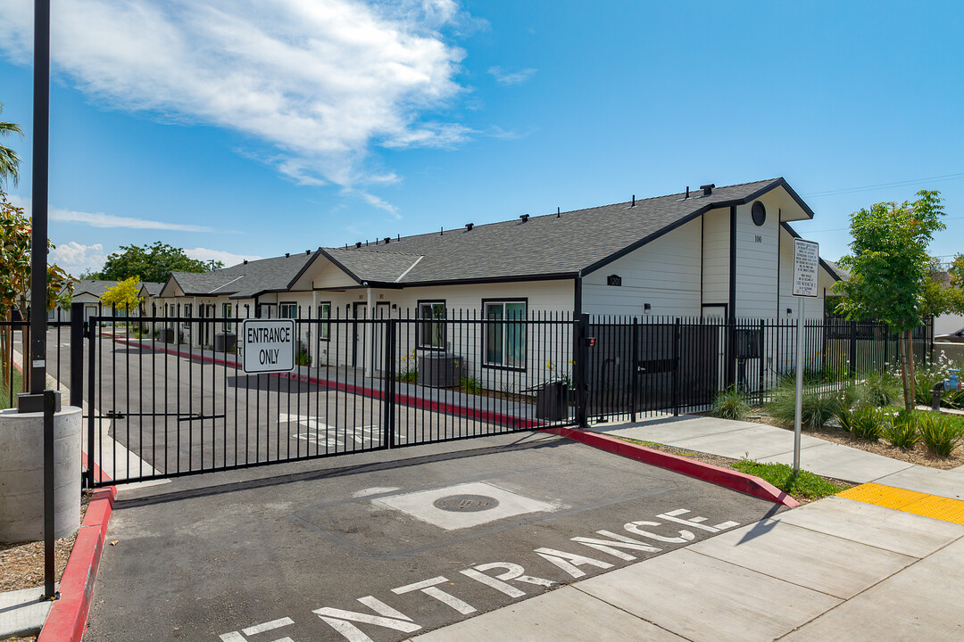 6th Street Apartments in Bakersfield, CA - Building Photo