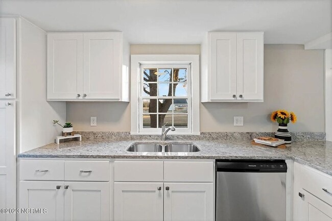 51 E Carroll St in Turkey, NC - Building Photo - Building Photo