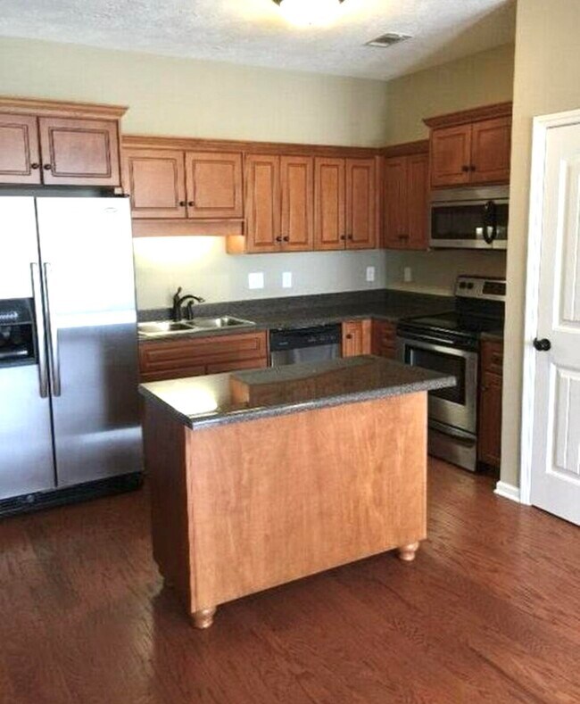 137 Grove Landing Ct in Grovetown, GA - Building Photo - Building Photo