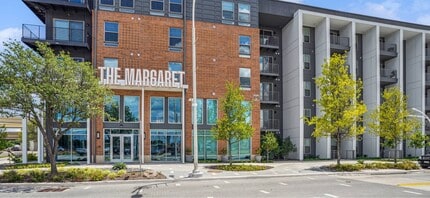 The Margaret at Riverfront in Dallas, TX - Foto de edificio - Building Photo